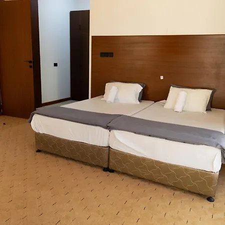 Private Room In Sur House Exterior photo